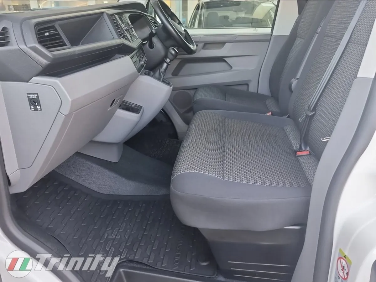 Volkswagen Transporter Huge Spec T6 2.0 TDI 150 B - Image 4