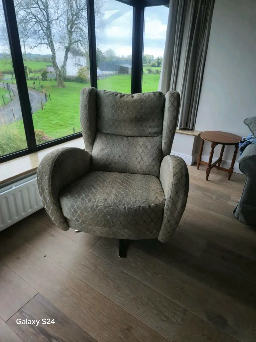 Swivel chair - Image 2