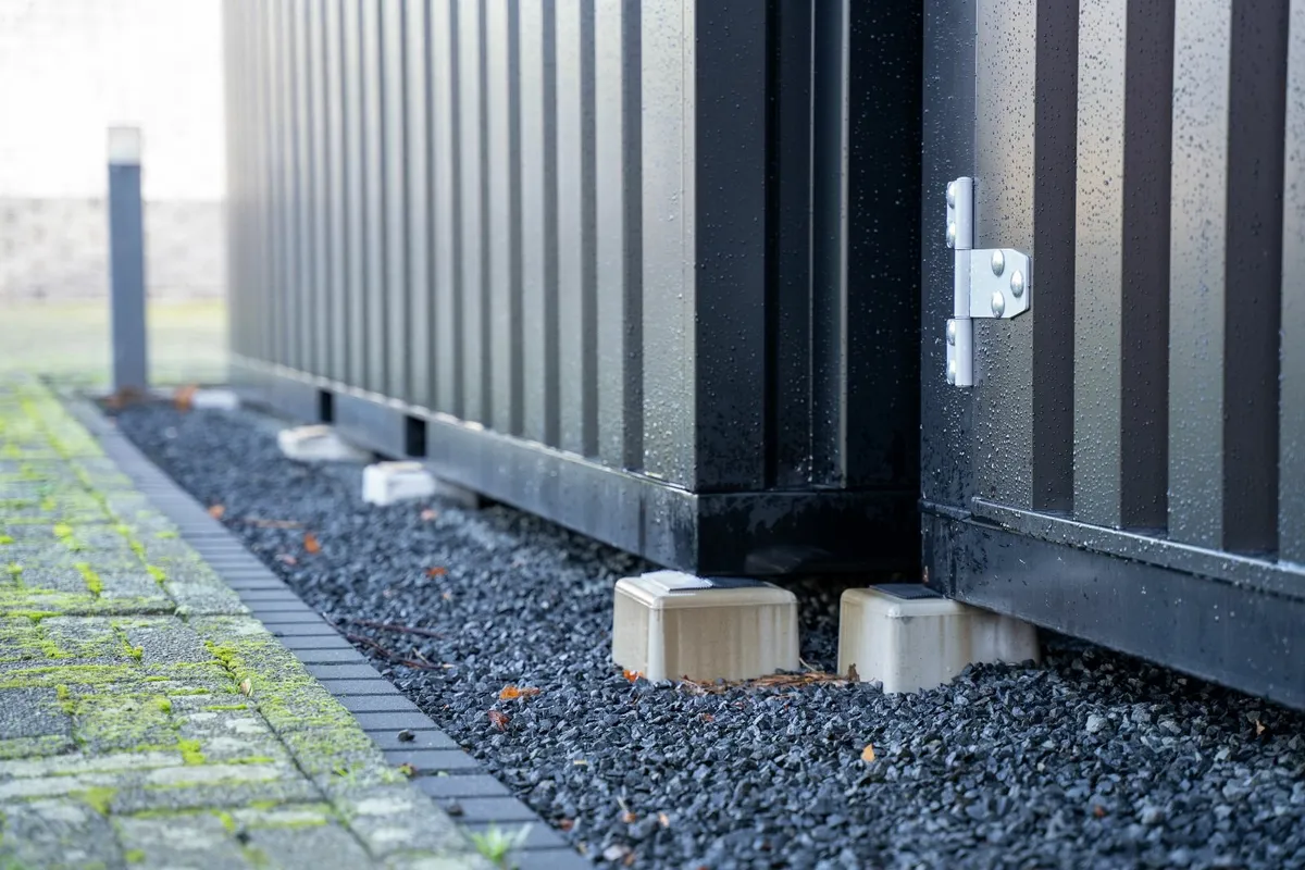 Compact Black Container – Secure & Ready to Go - Image 4