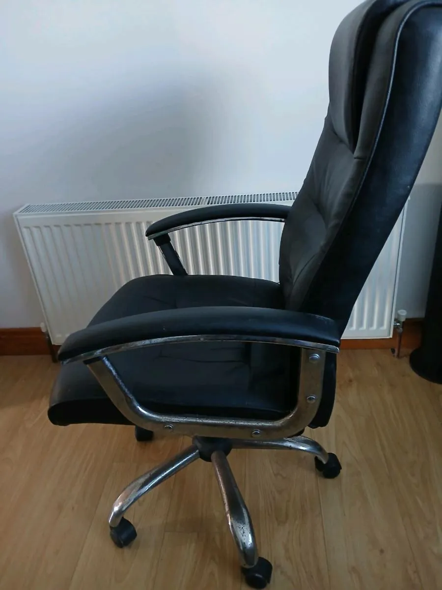 Office chair - Image 2