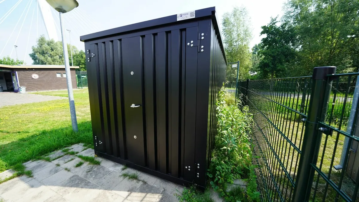 Compact Black Container – Secure & Ready to Go - Image 1