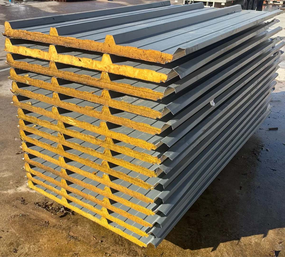 Grey Insulated Cladding - Image 1
