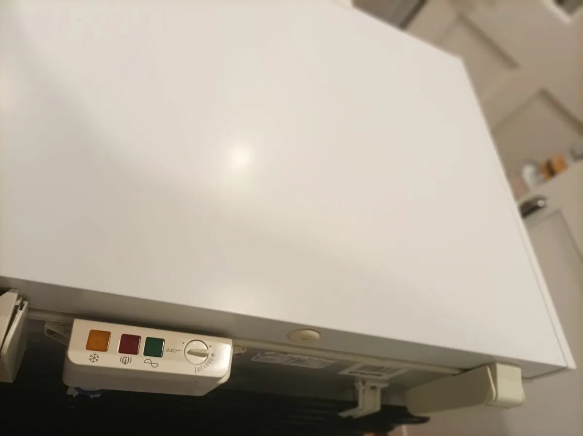 Beko Freezer 216L - Image 1