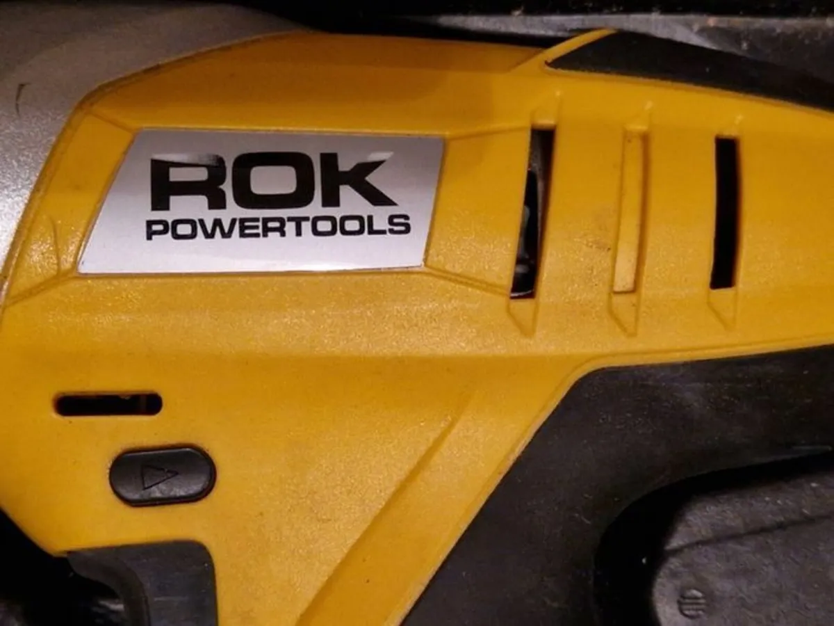 ROK POWERTOOLS DRILL, Charger, Bits in Carry Case - Image 4