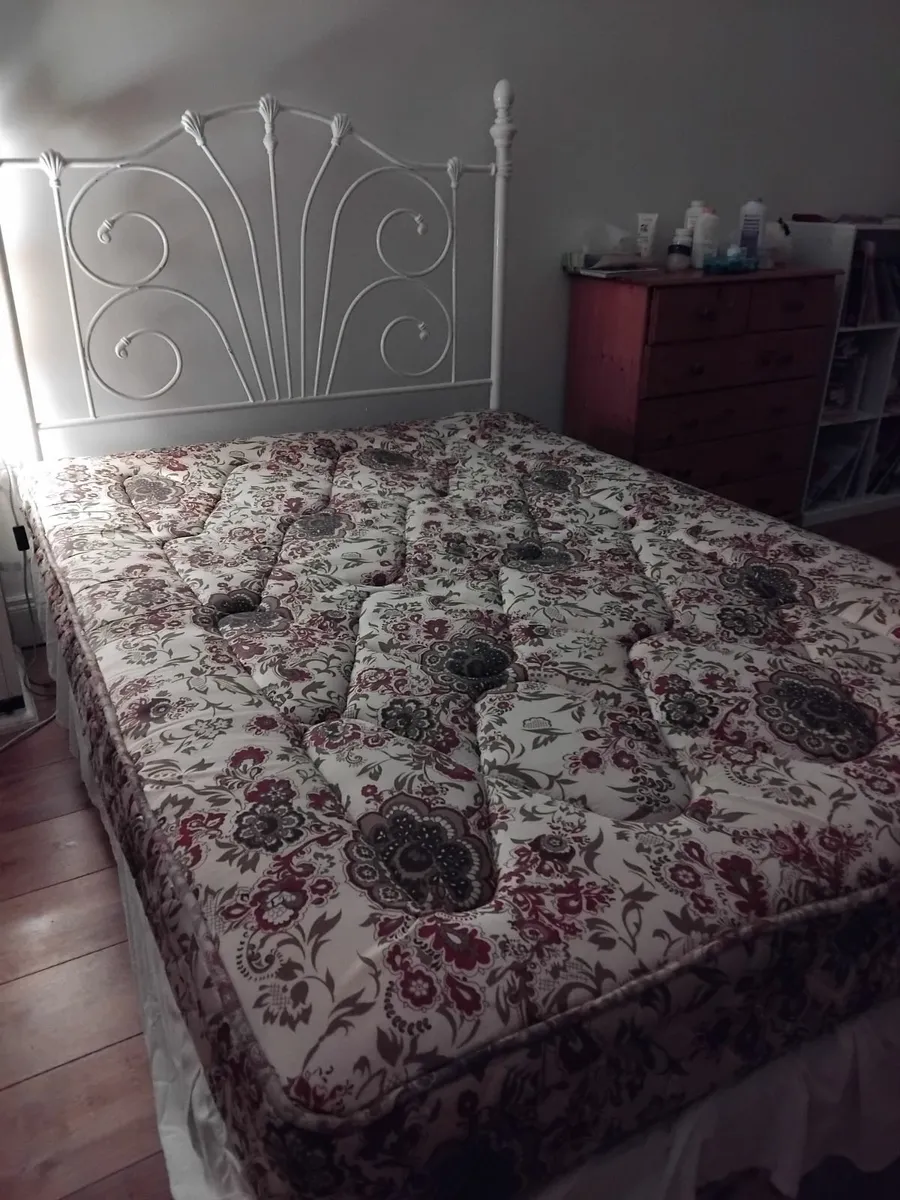 Double bed - Image 1