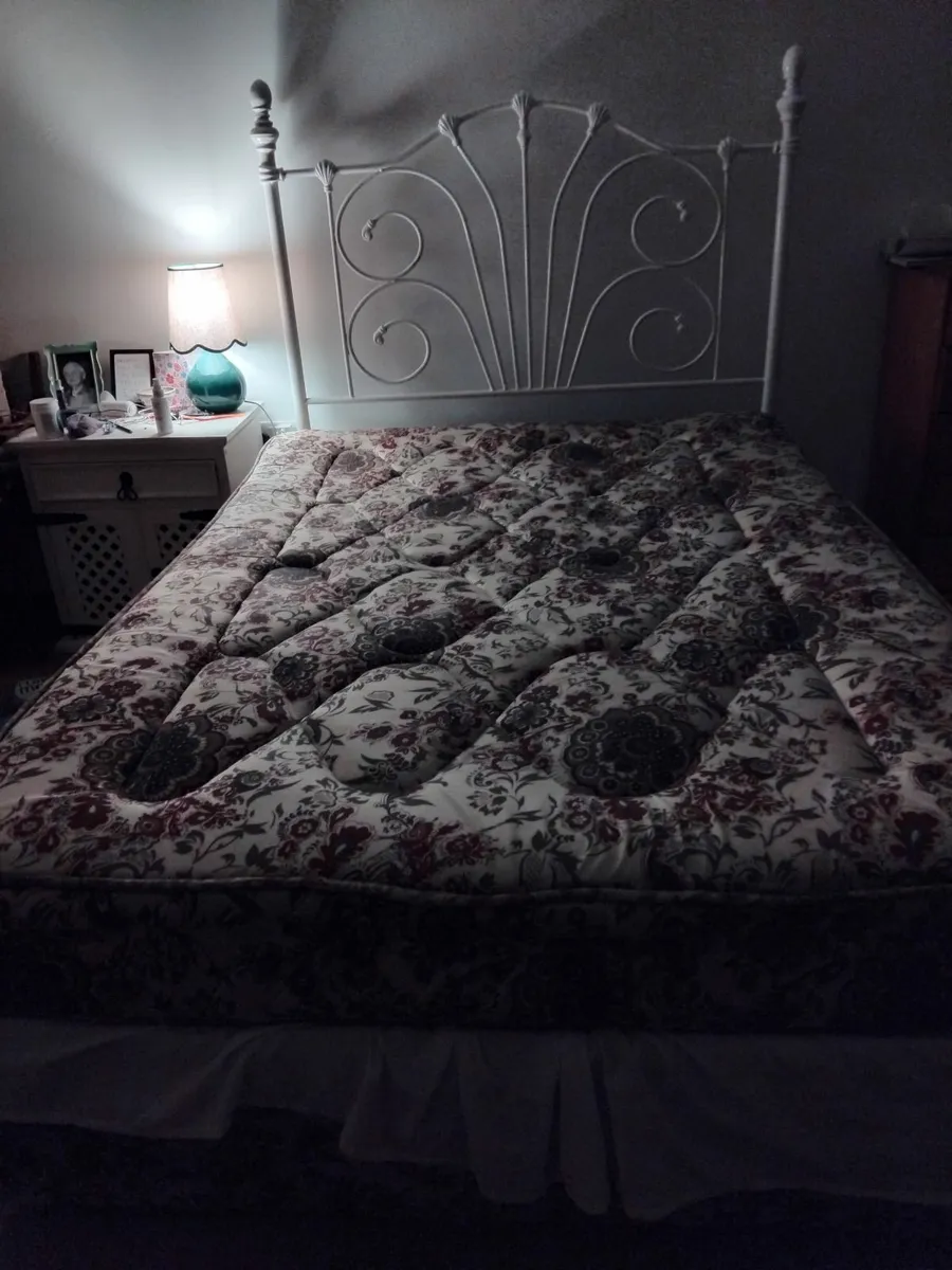 Double bed - Image 2