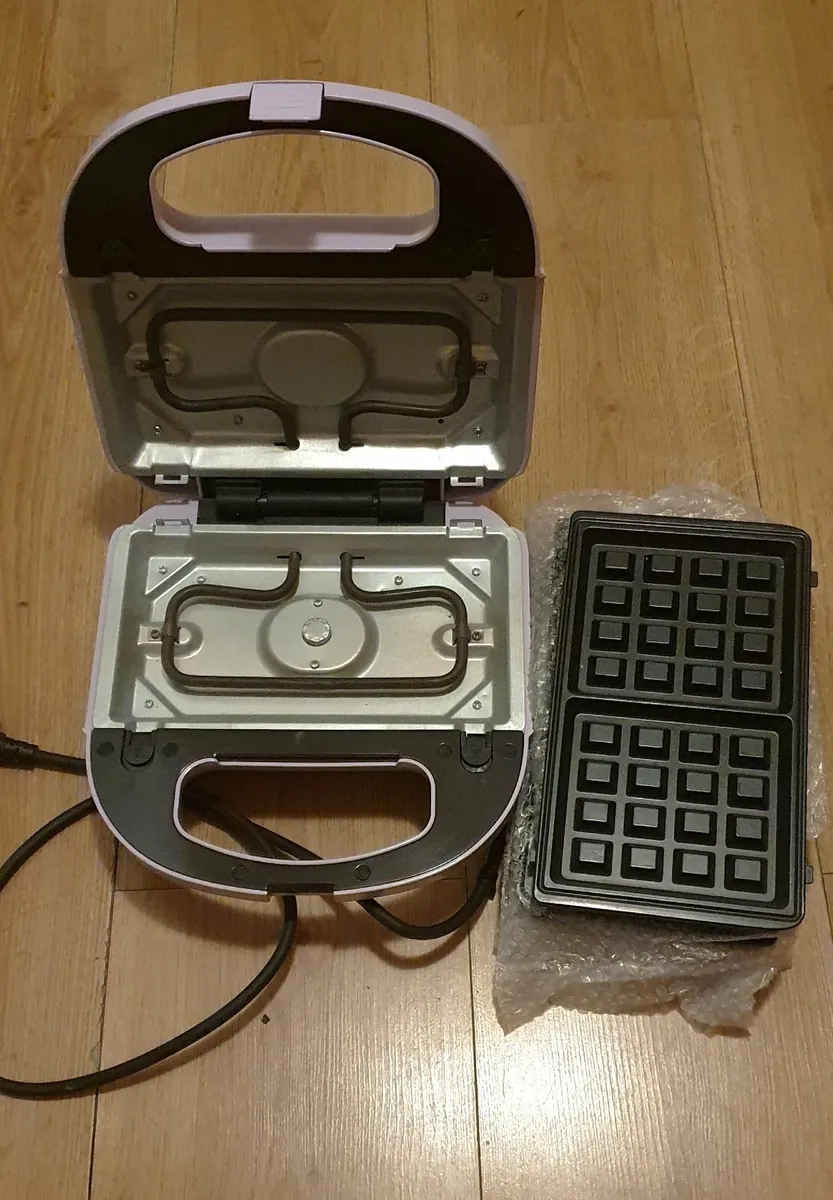 Waffle iron - Image 1