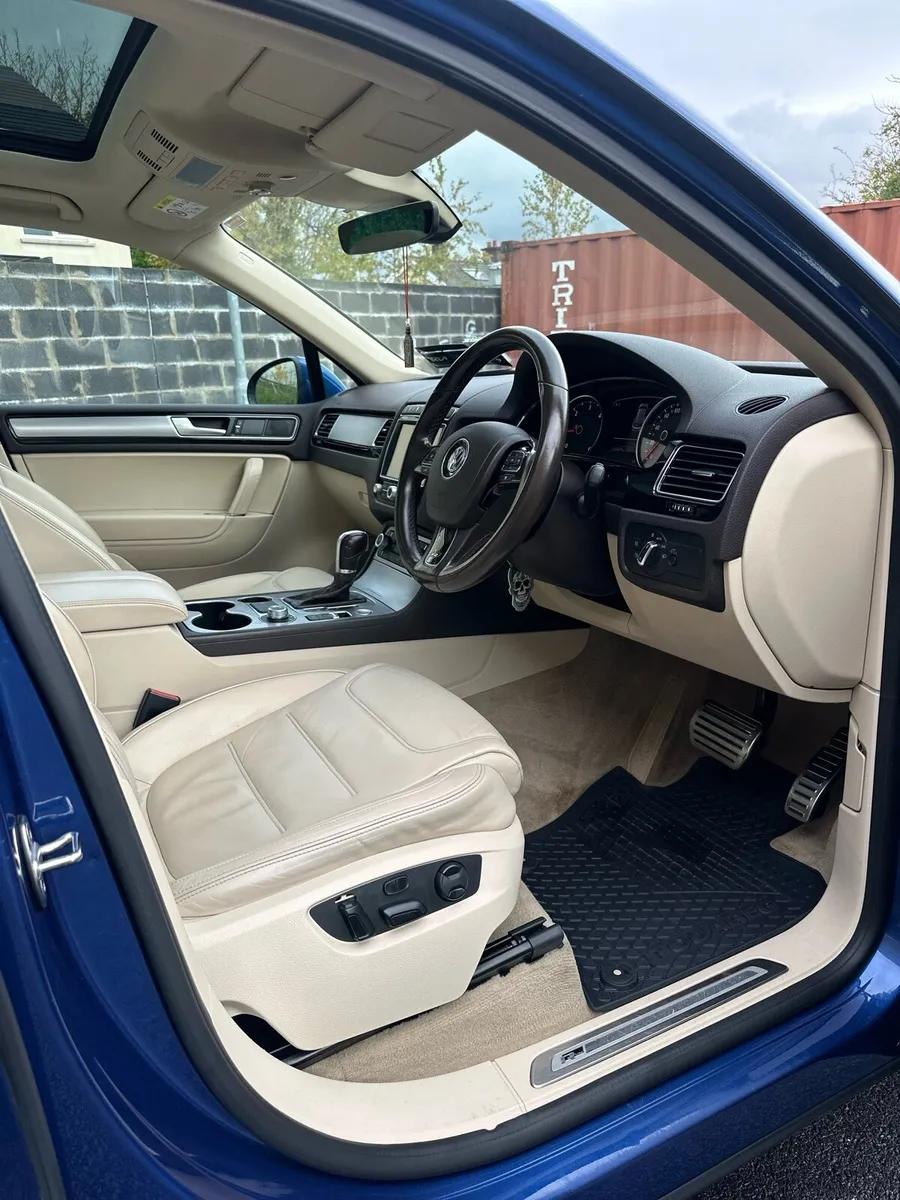 Volkswagen Touareg - Image 2