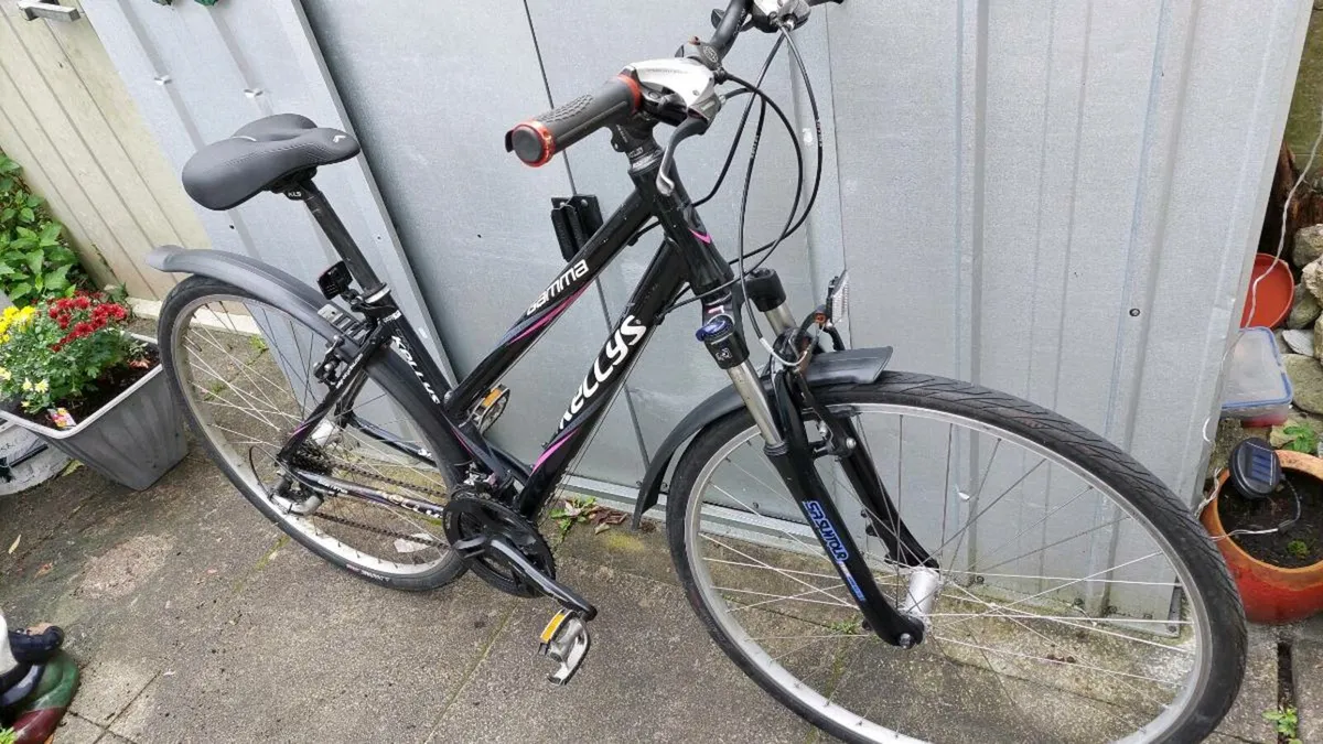 Kelly's Hybrid Bike - Image 4