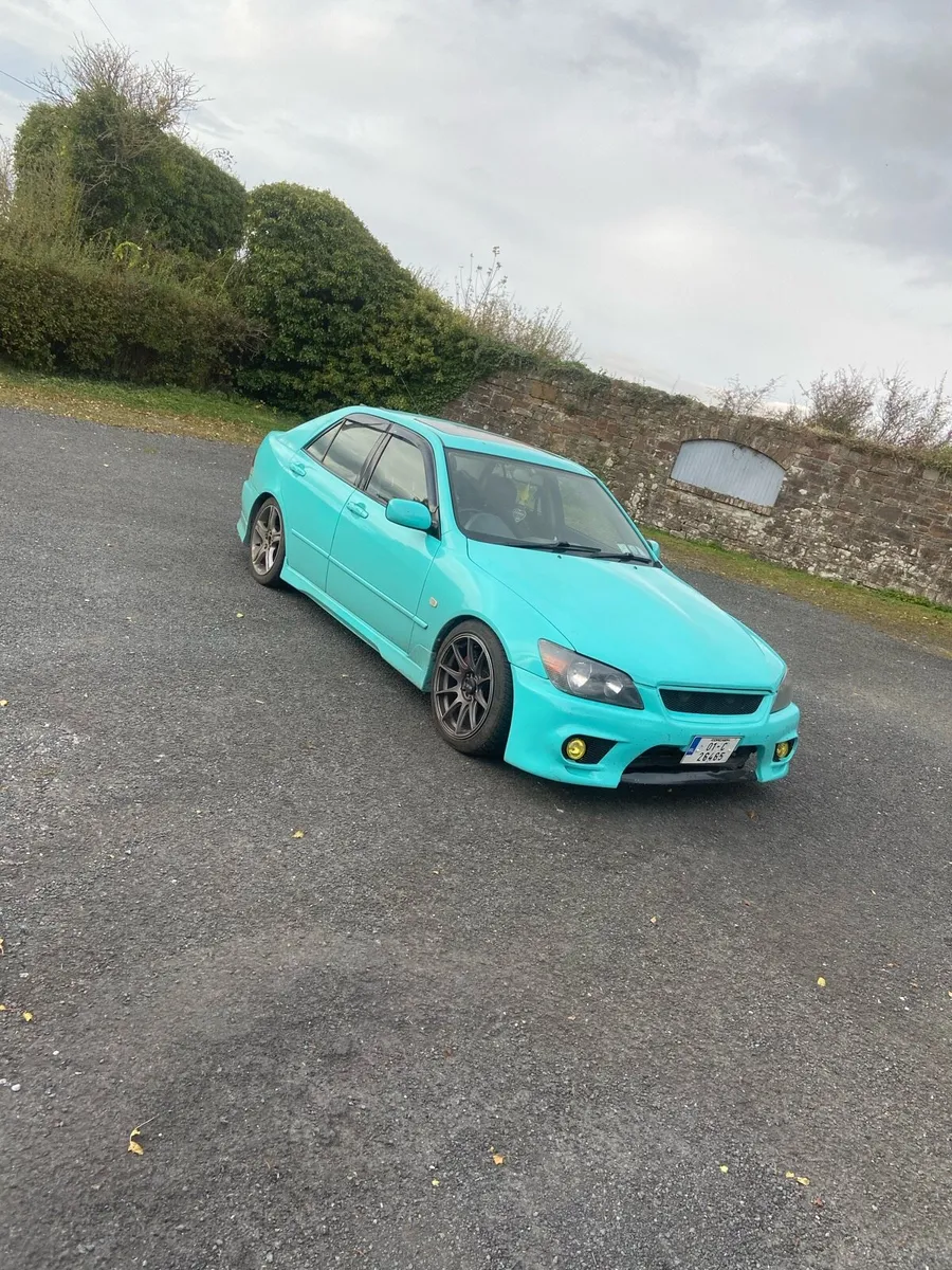 Lexus is200 - Image 2