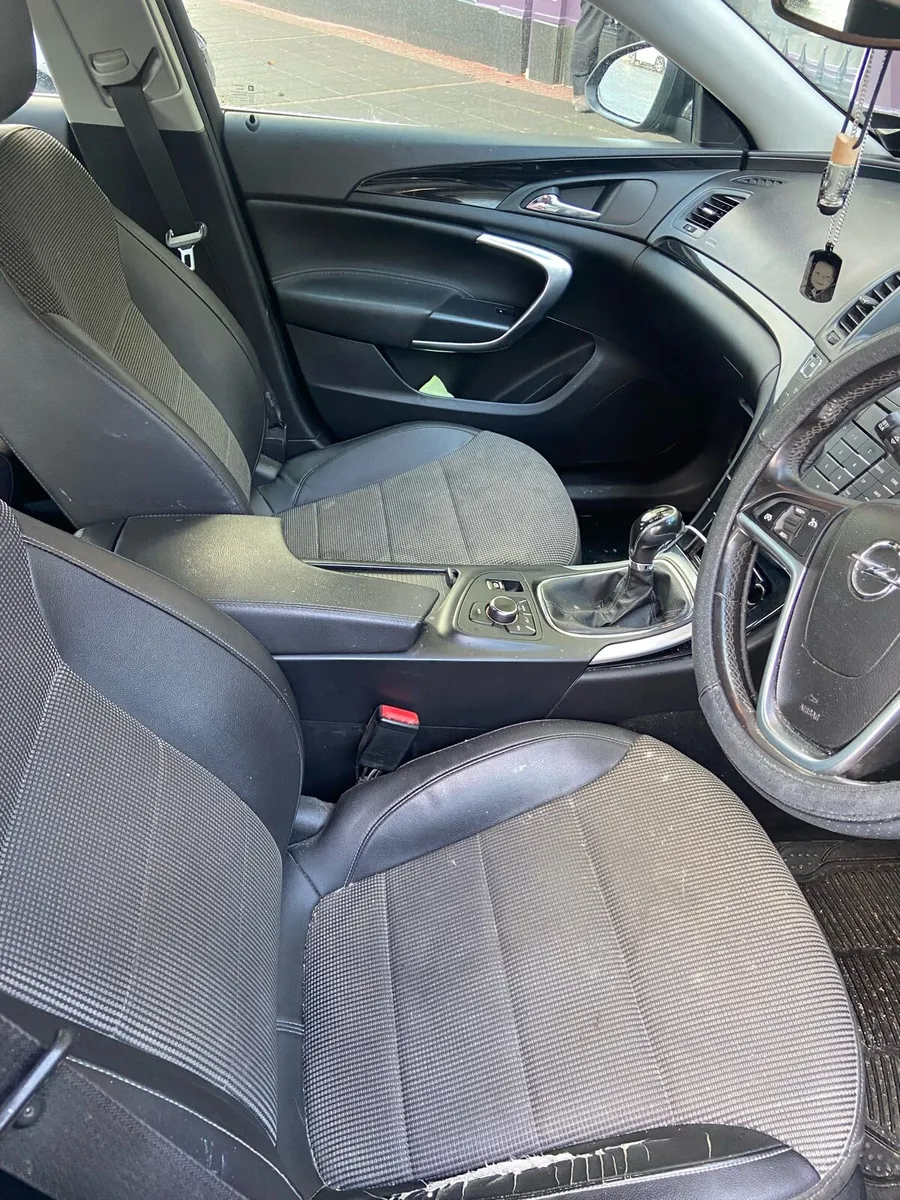 Car - Image 2