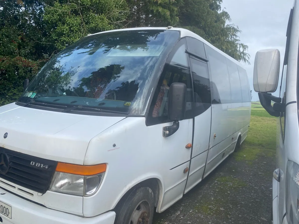 2005 Mercedes Vario 814D - Image 2