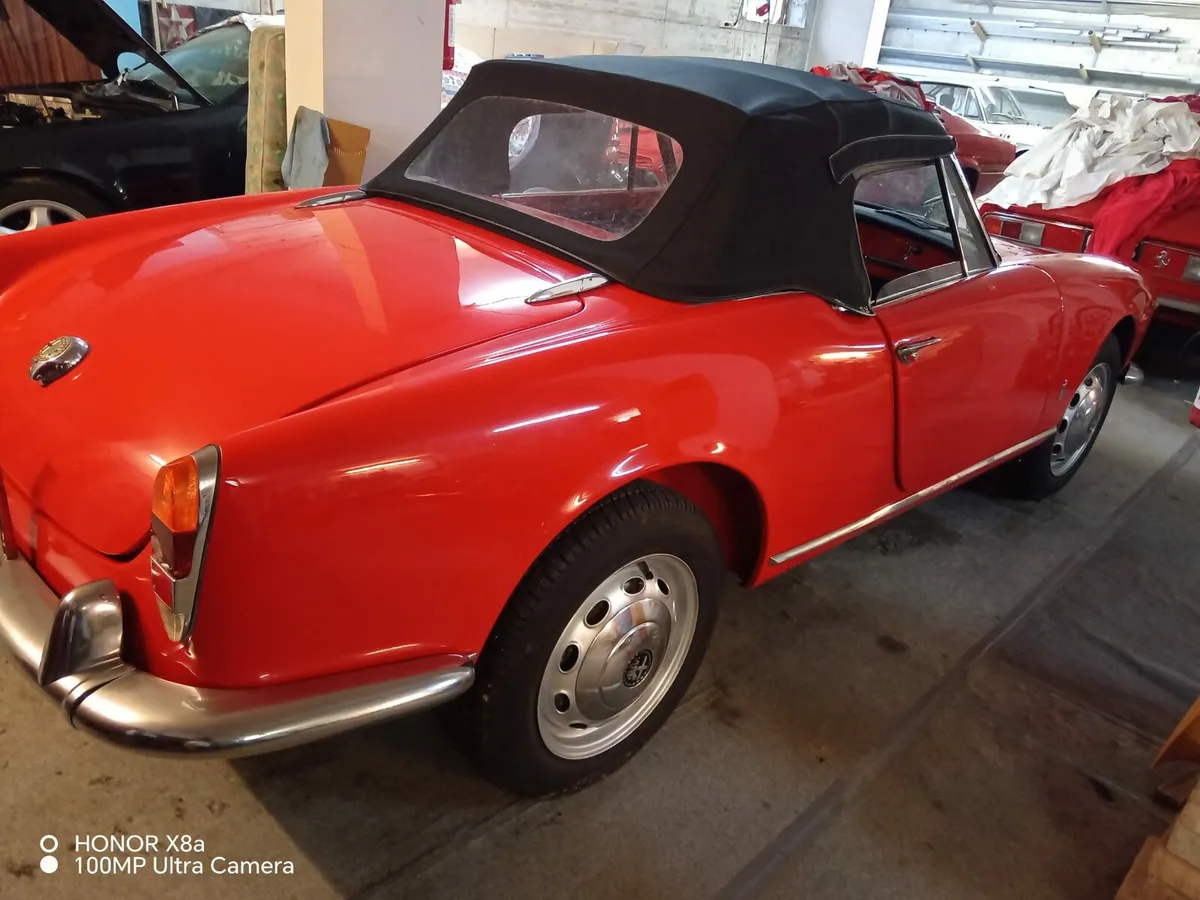 Alfa Romeo Giulietta Spider - Image 3