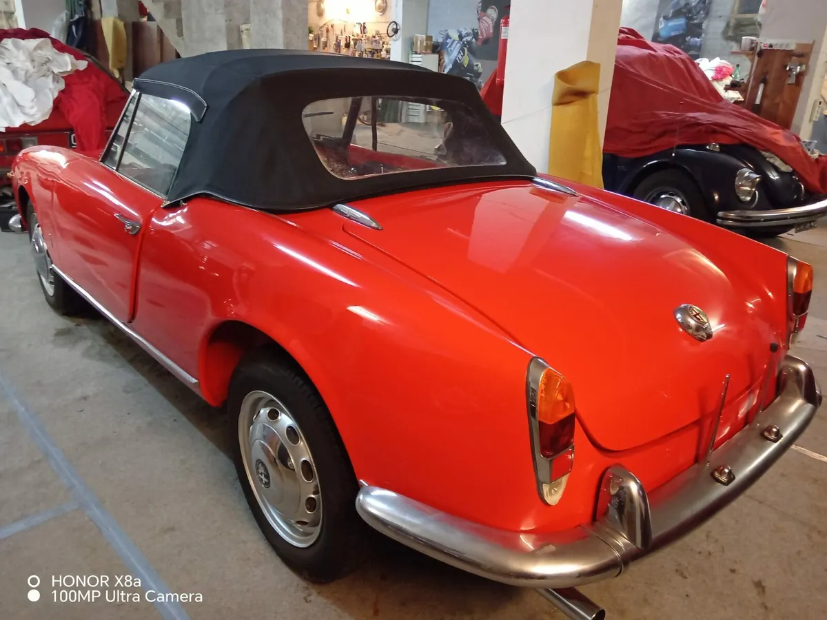 Alfa Romeo Giulietta Spider - Image 2