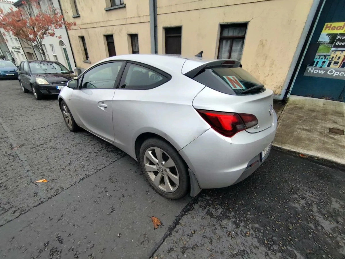 Opel Astra GTC 1.7cdti - Image 4