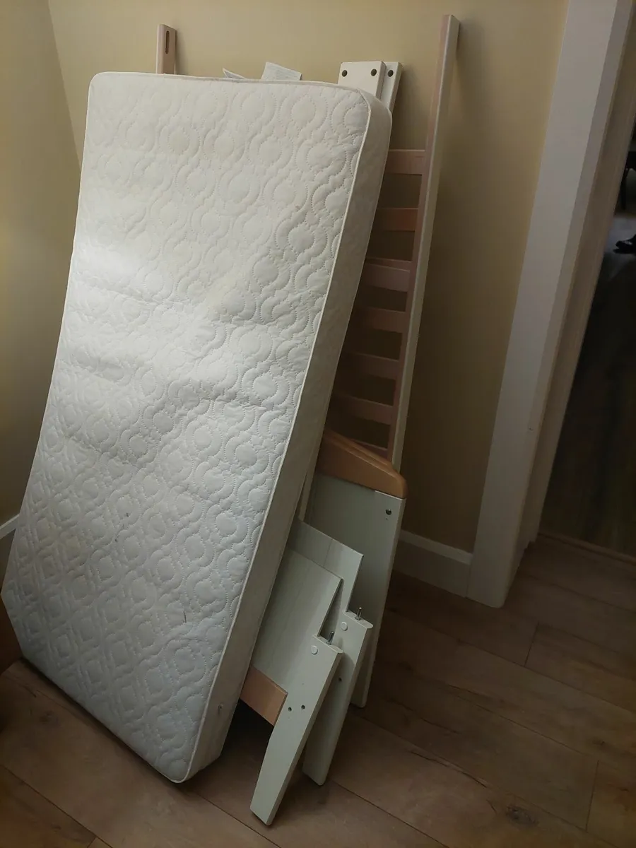 Cot bed (Free) - Image 1