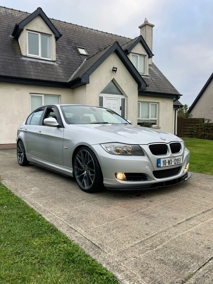 BMW 320D LCI - Image 1