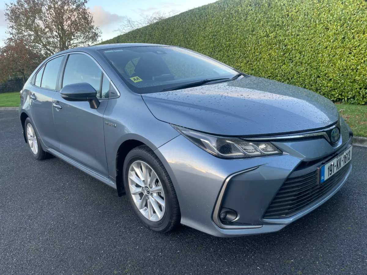 Toyota Corolla 2019 Hybrid - Image 2