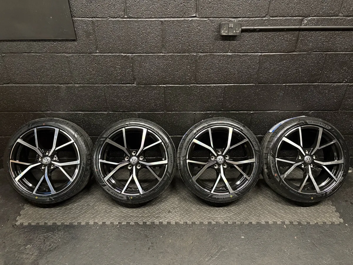 18” Estoril Alloys - Image 1