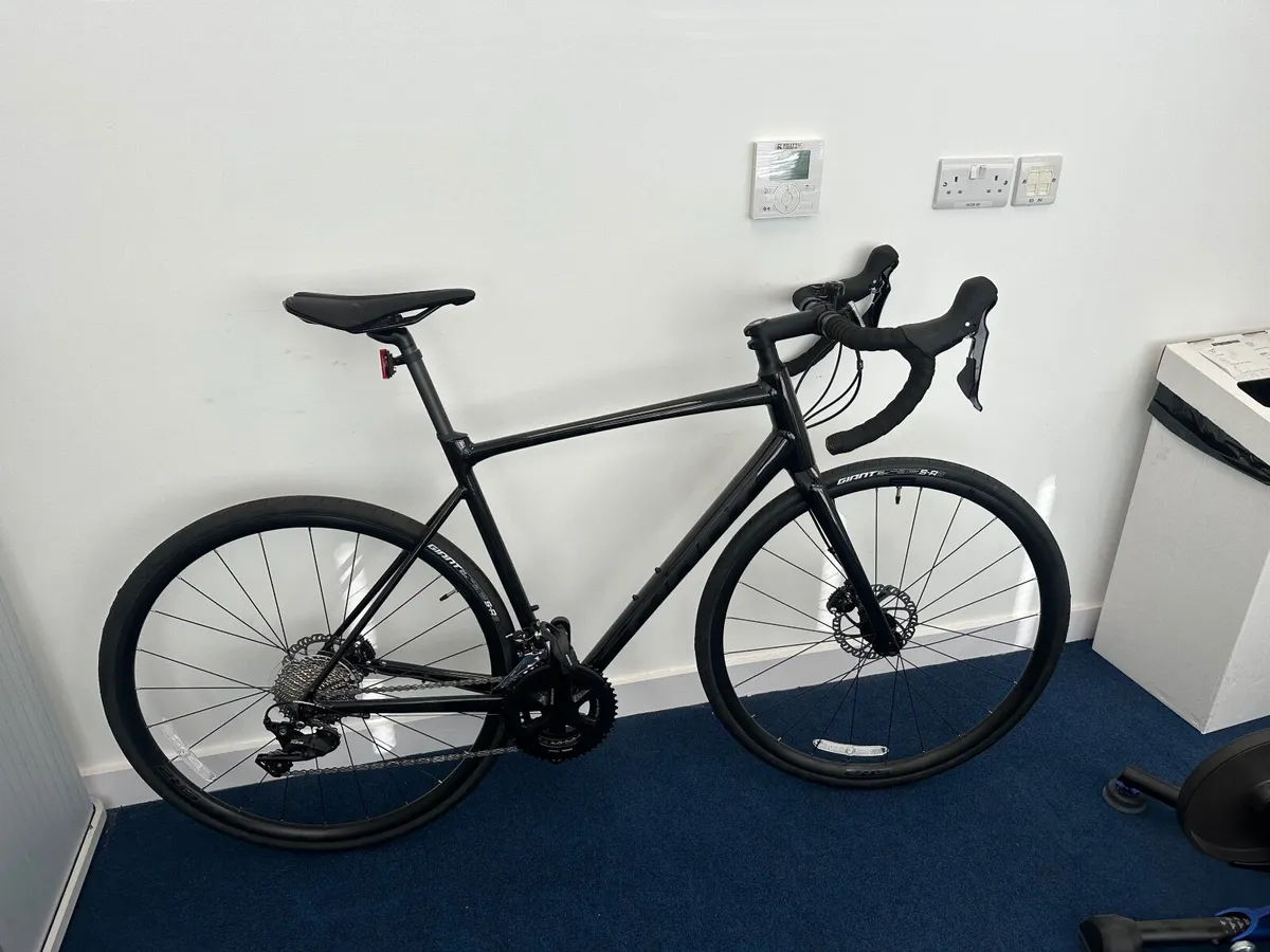 GIANT CONTEND SLI Disc Bike - Image 1