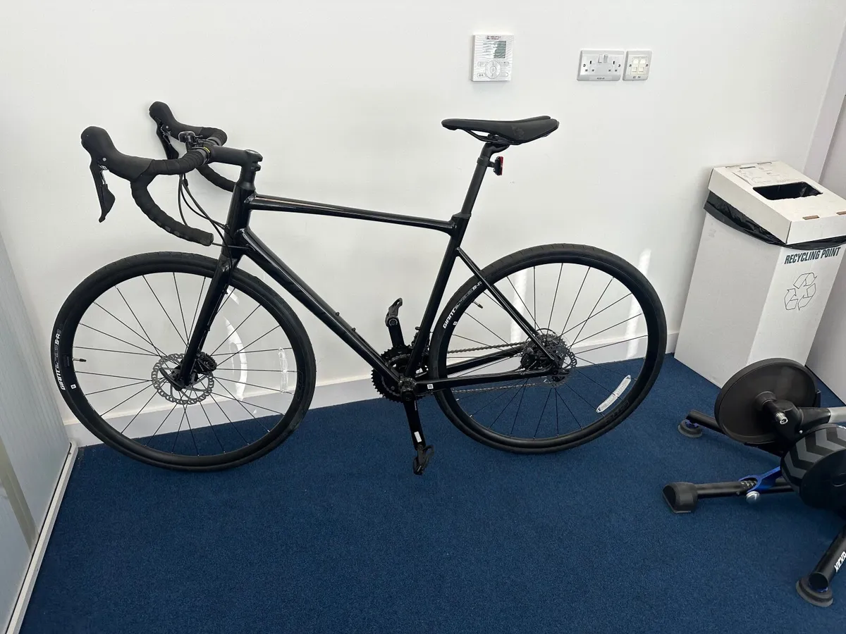 GIANT CONTEND SLI Disc Bike - Image 2