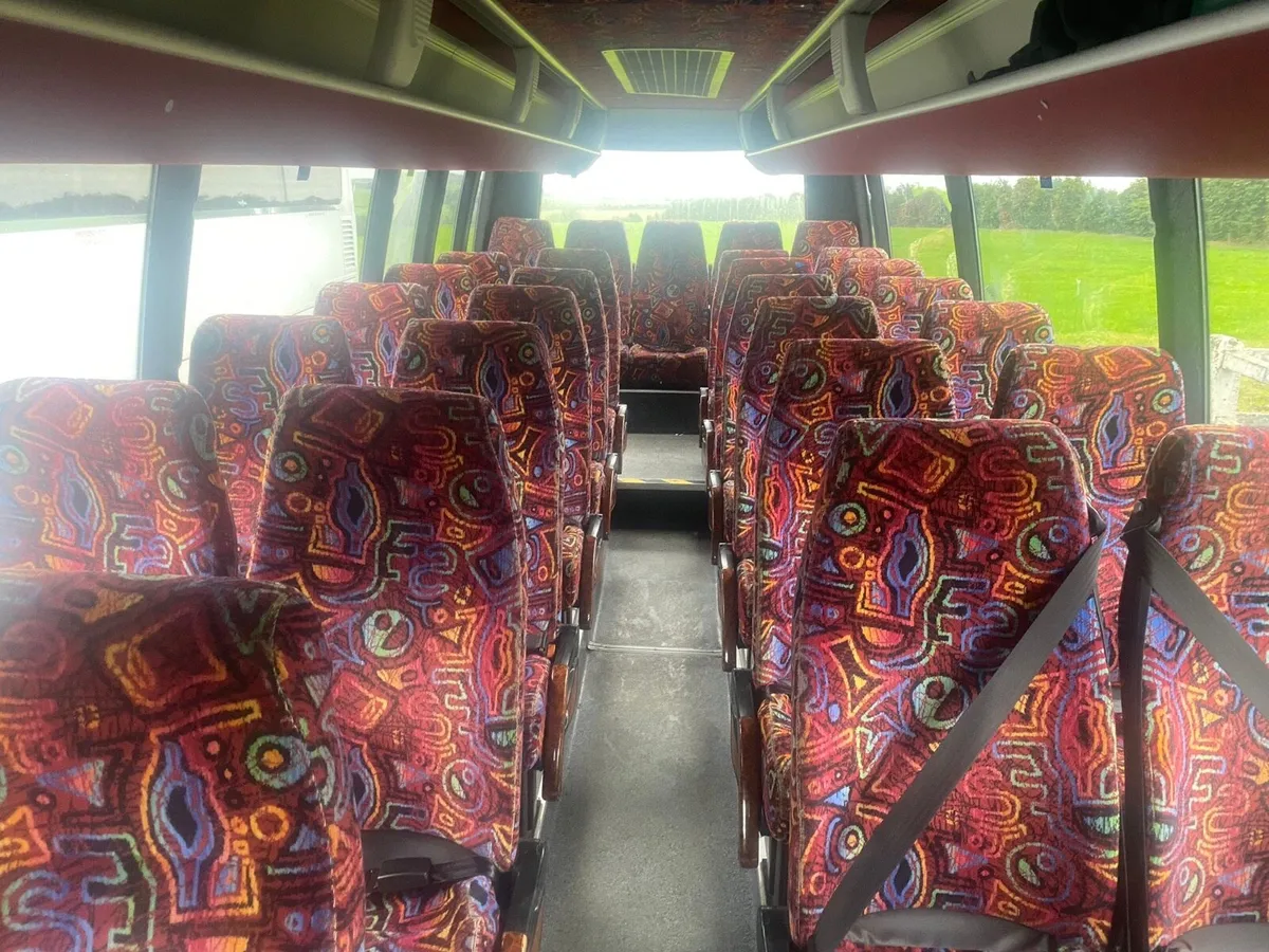 2005 Mercedes Vario 814D - Image 3