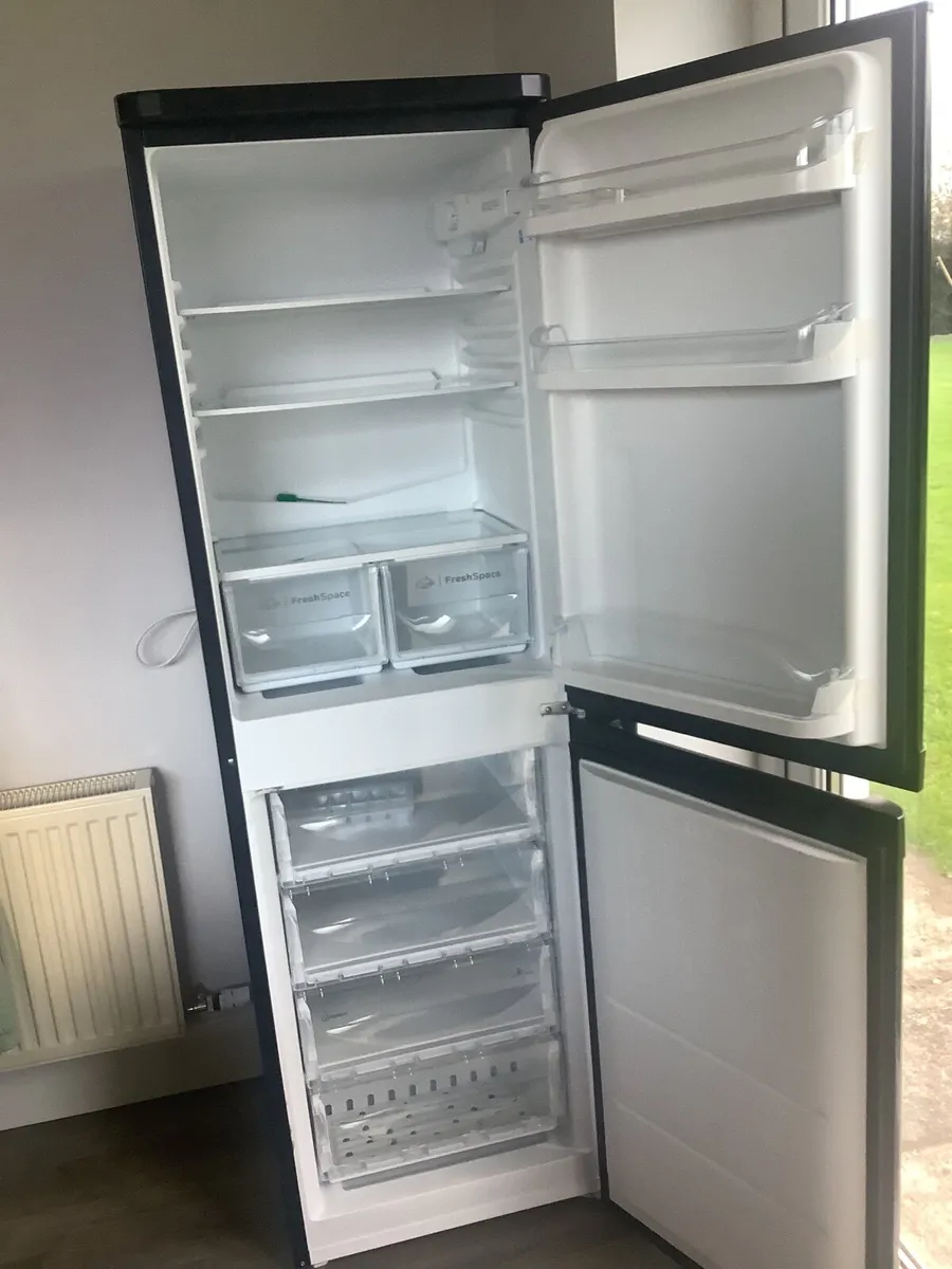 Fridge/freezer - Image 2