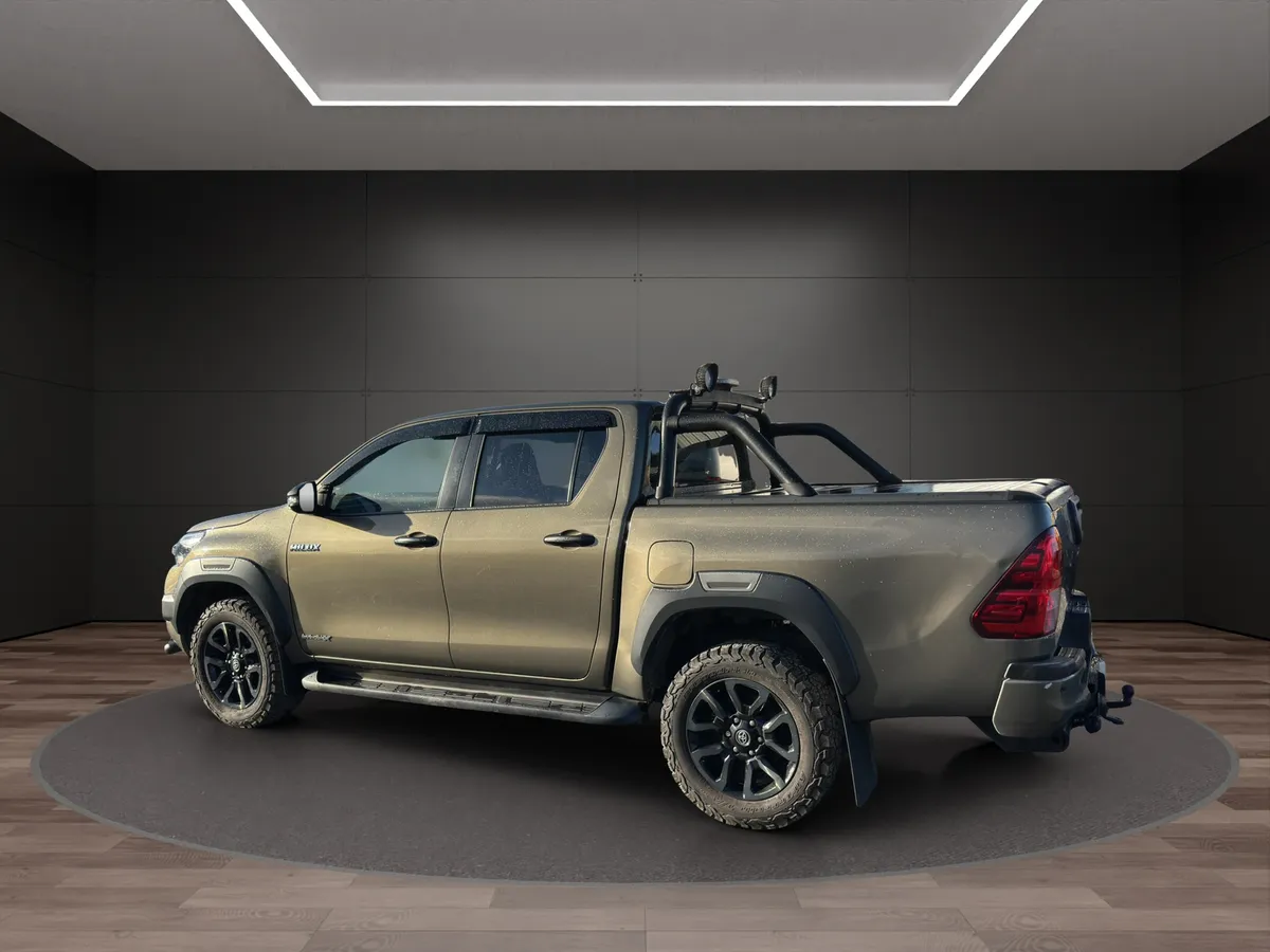 Toyota Hilux Invincible x - Image 3