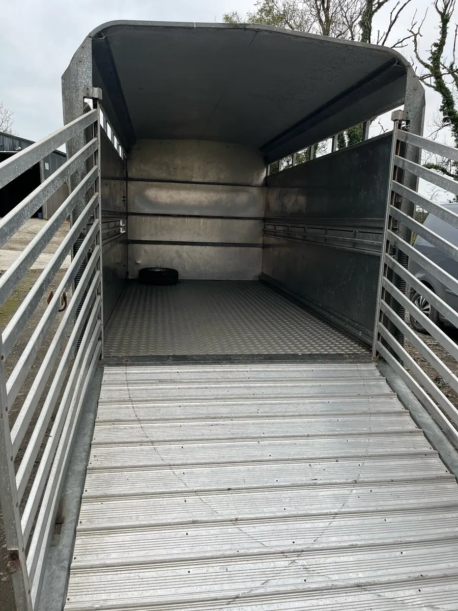 Ifor Williams - Image 1
