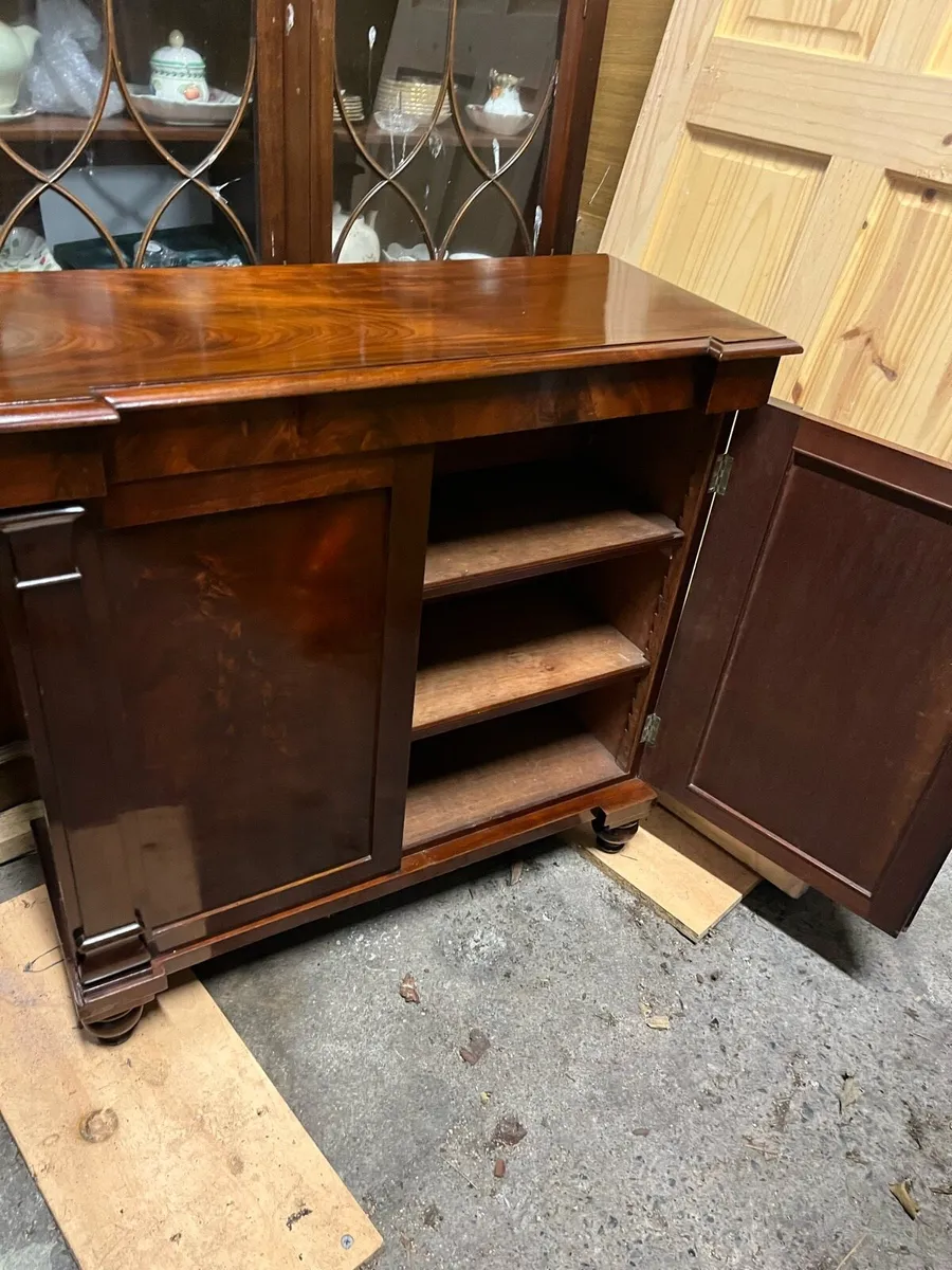 Mahogany cabinet - Image 4