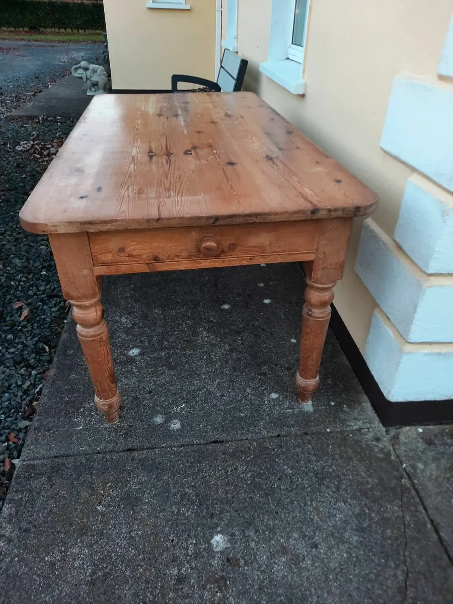 Antique kitchen table - Image 1