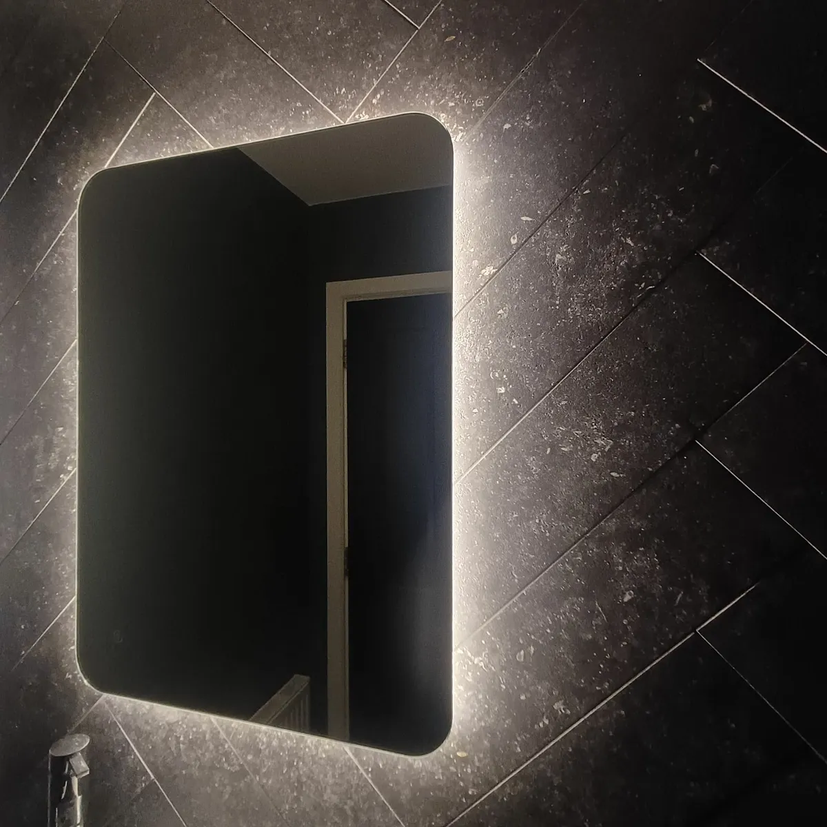 Bathroom mirror - Image 1