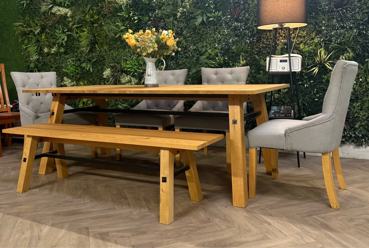 Oak kitchen table, 4 chairs & bench/dining set - Image 1