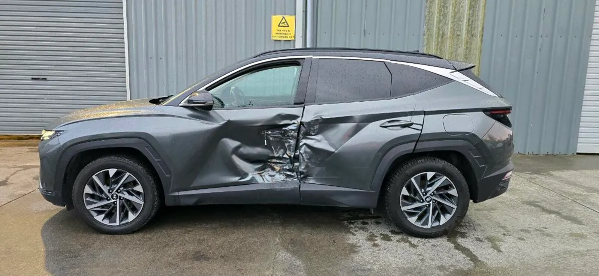221 HYUNDAI TUCSON DIESEL - Image 3