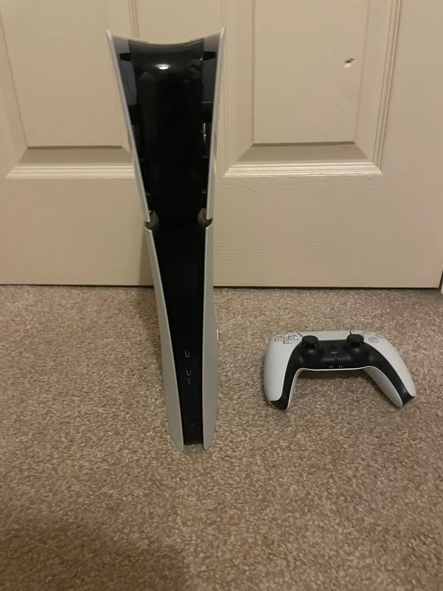 Ps5 digital slim barely ever used - Image 3