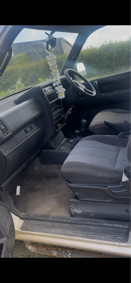 Isuzu trooper 3.1 - Image 2