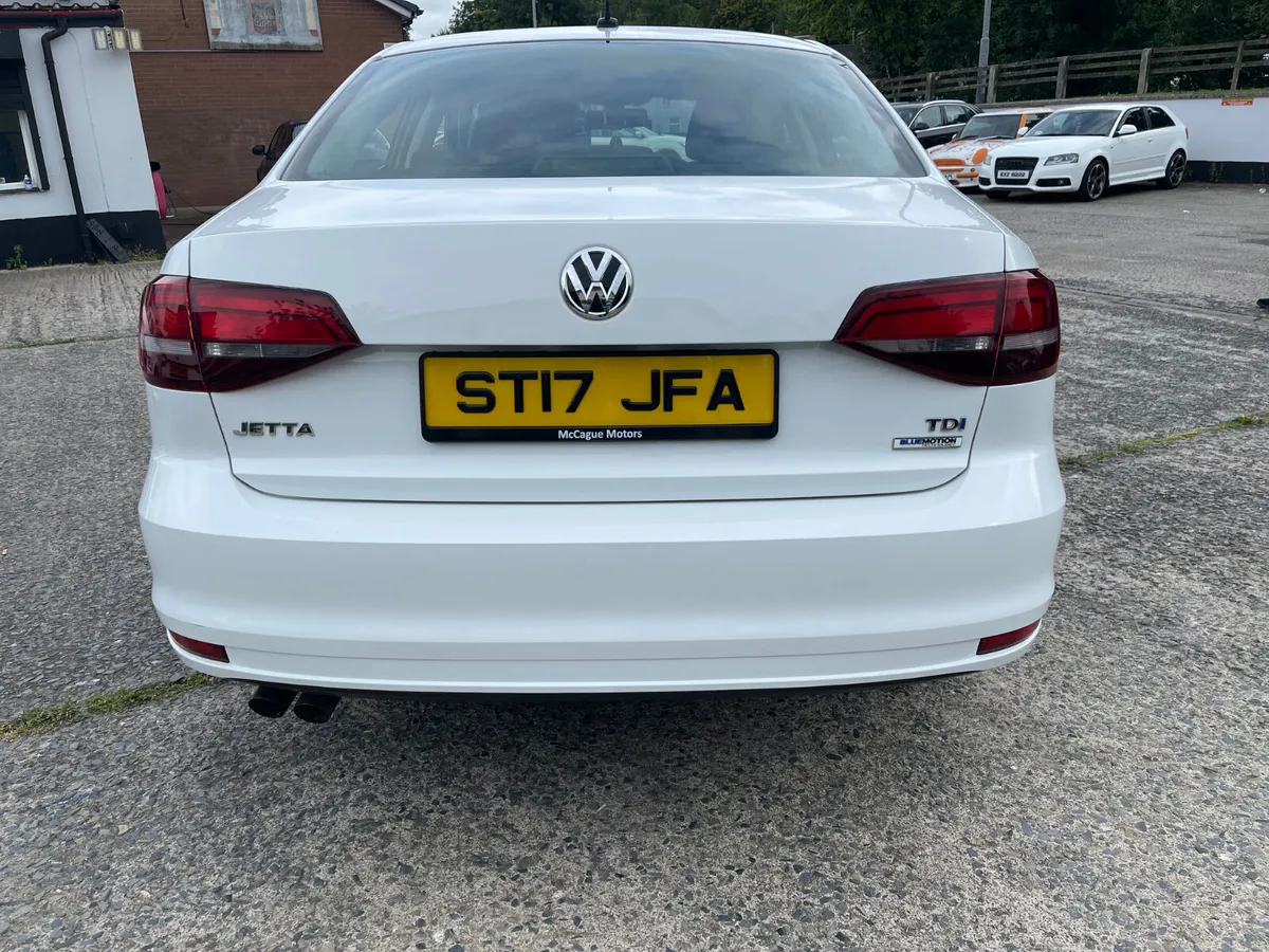 Volkswagen Jetta 2017 - Image 4