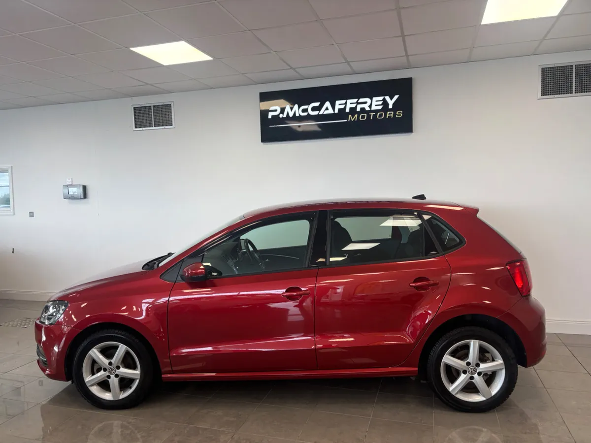 2017 VOLKSWAGEN POLO 1.2 TSI COMFORT LINE AUTO - Image 2