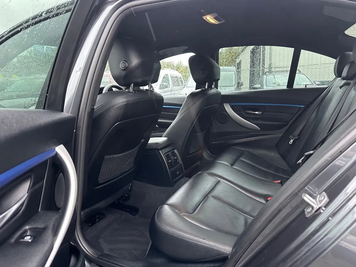 BMW 3-Series 2016 - Image 2