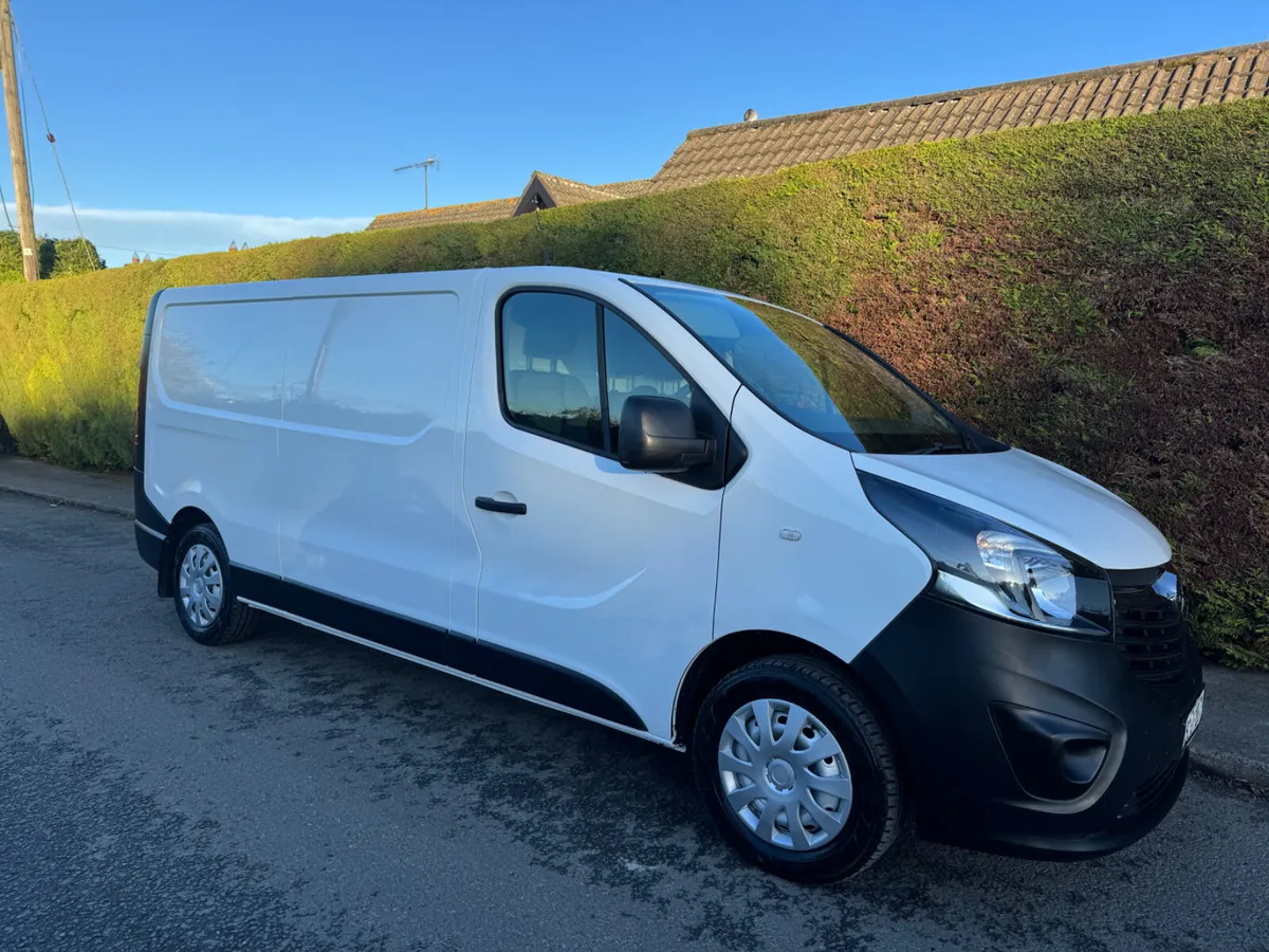 Opel Vivaro LOW MILEAGE cvrt 9/26 tax 9/26 - Image 1