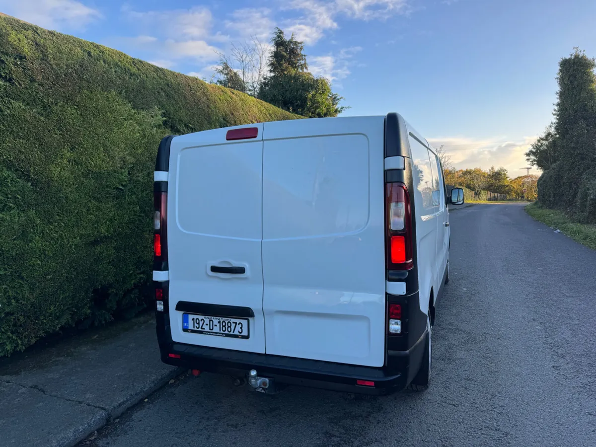 Opel Vivaro LOW MILEAGE cvrt 9/26 tax 9/26 - Image 4