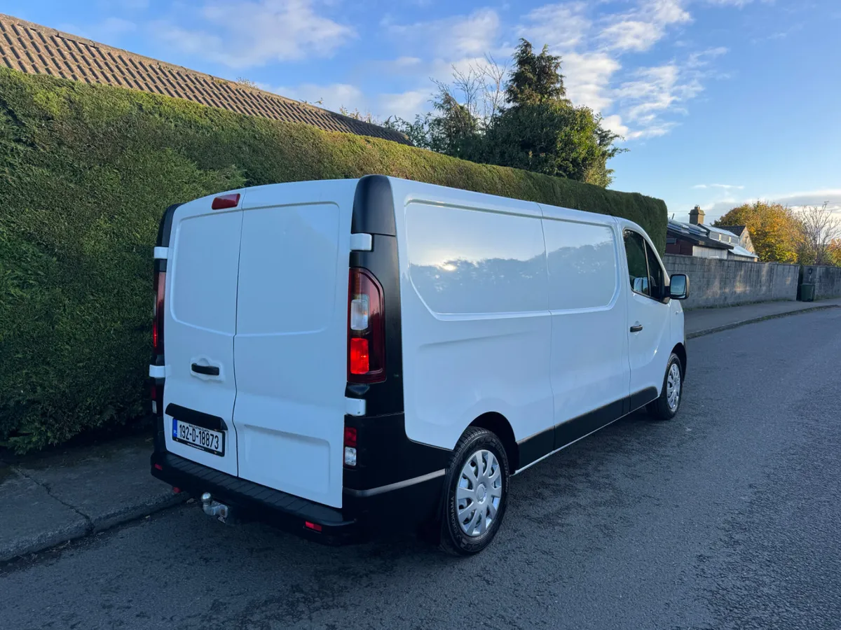 Opel Vivaro LOW MILEAGE cvrt 9/26 tax 9/26 - Image 3