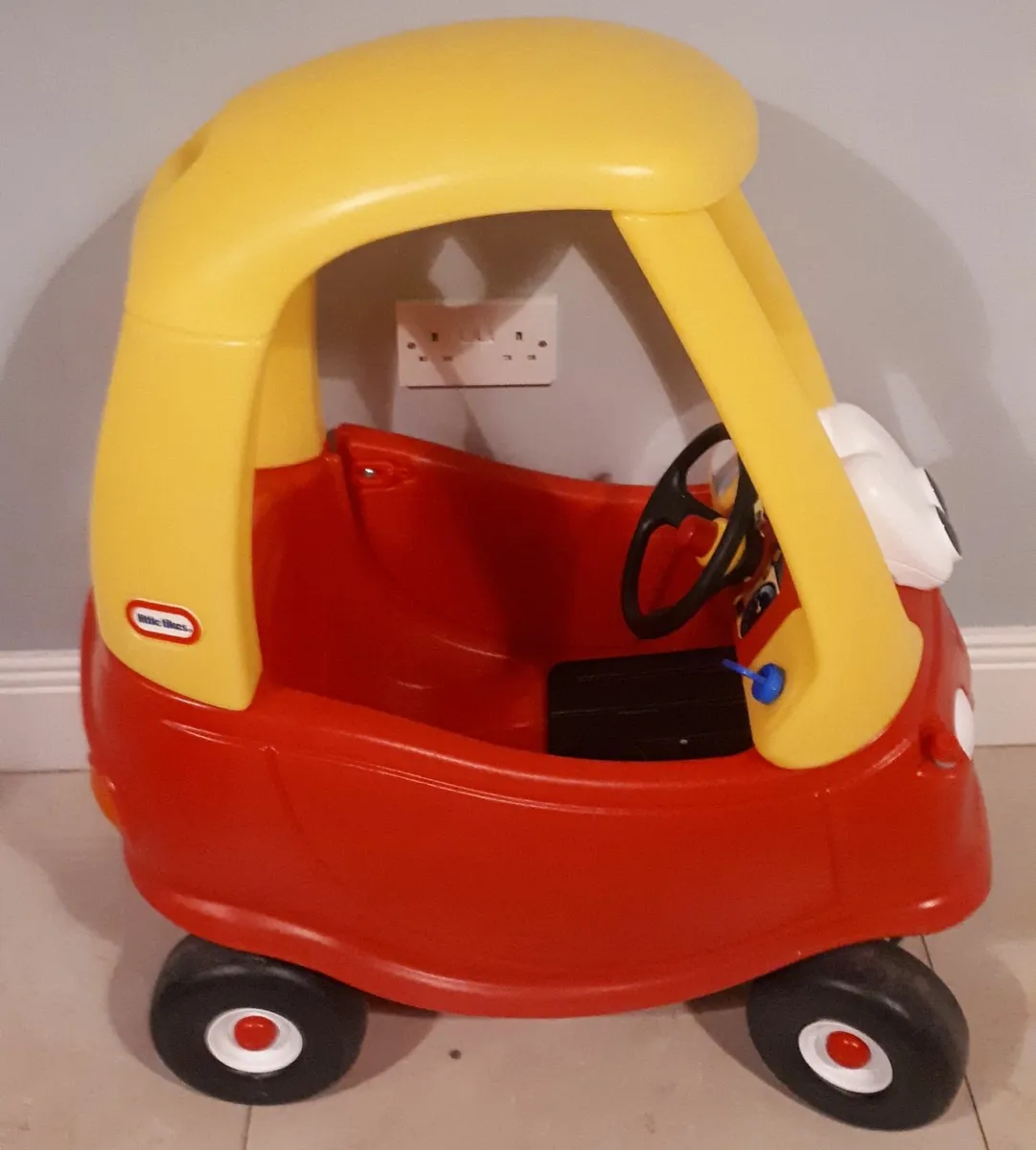 Cosy coupe car - Image 3