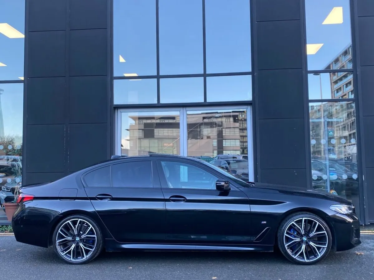 BMW 5-Series 520d M-Sport Pro Auto (MHEV) - Image 4