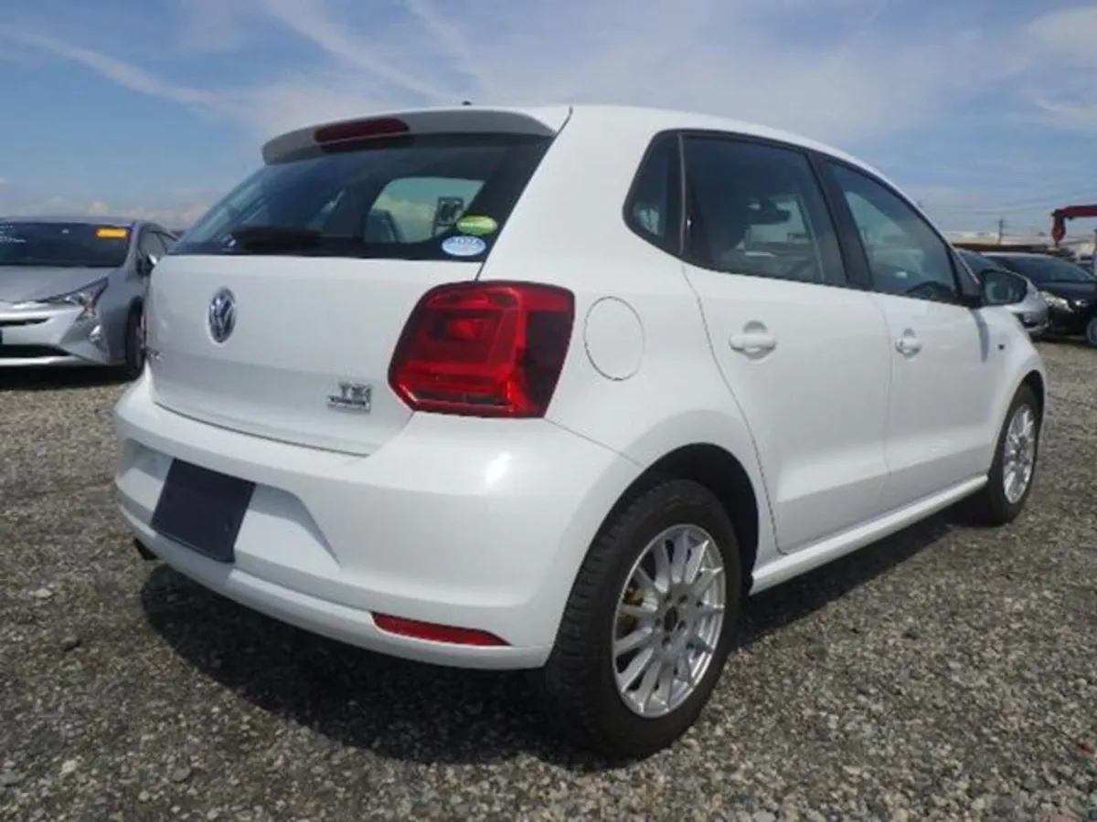 Volkswagen Polo 1.2 TSI ComfortLine Lounge - Image 3