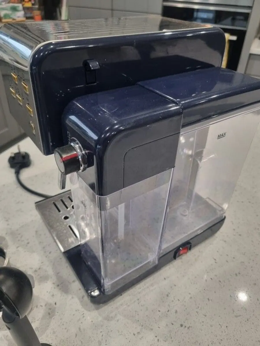 Breville One-Touch CoffeeHouse Coffee Machine | Espresso, Cappuccino & Latte Maker | 19 Bar Italian Pump | Automatic Milk Frother | ESE Pod Compatible | Black [VCF107] - Image 3