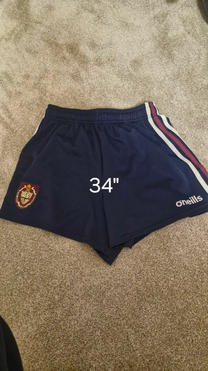 School uniform - Image 2