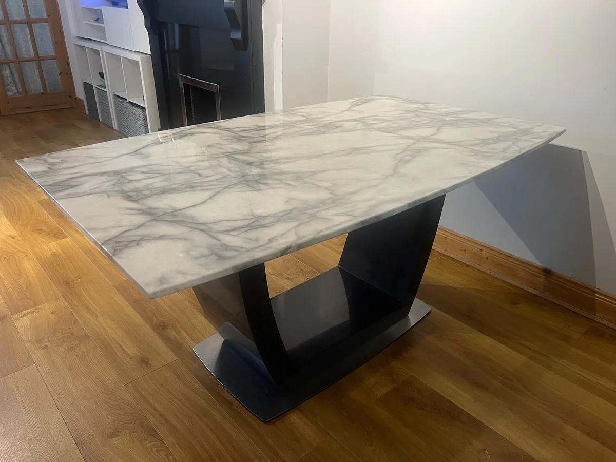 Beautiful marble kitchen table plus 4 chairs - Image 3
