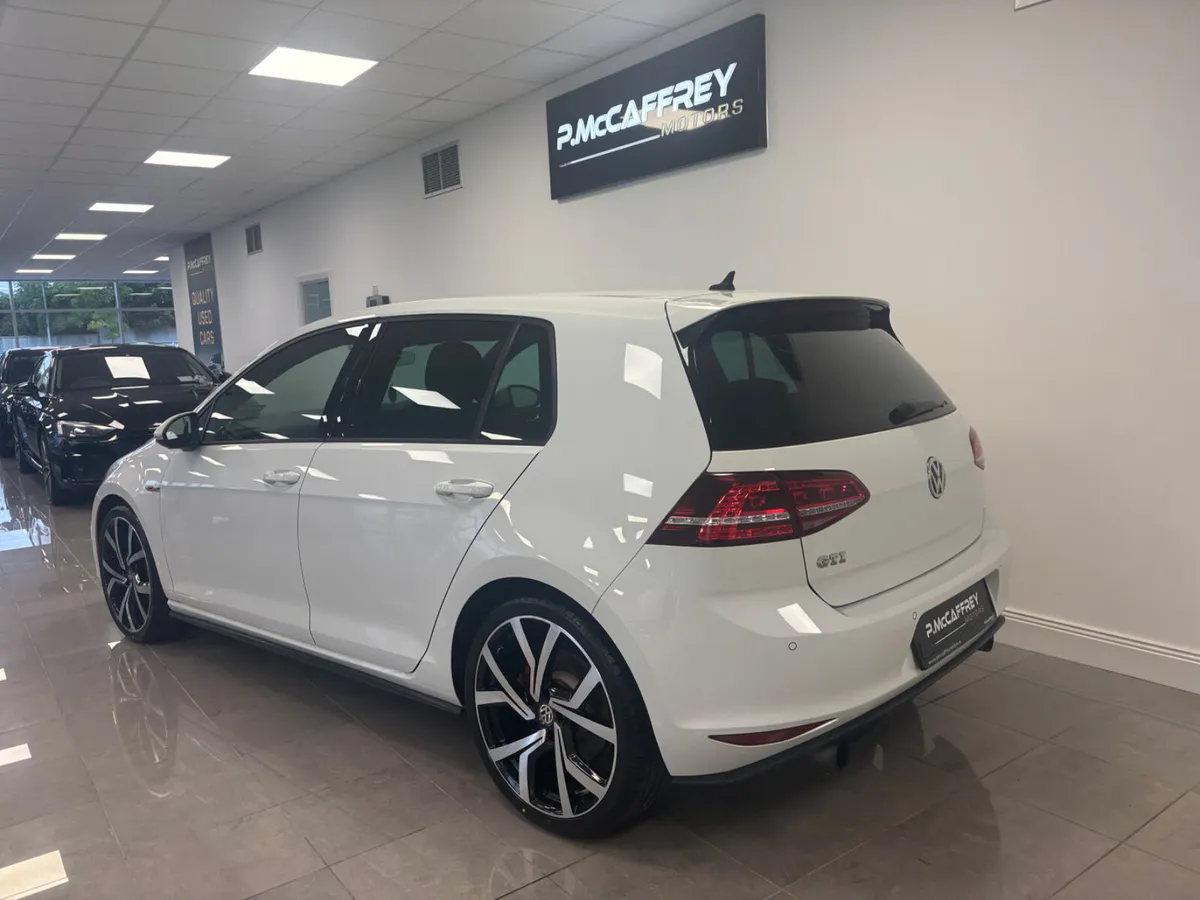 2017 Volkswagen Golf GTI 2.0 TSI DSG AUTO - Image 3