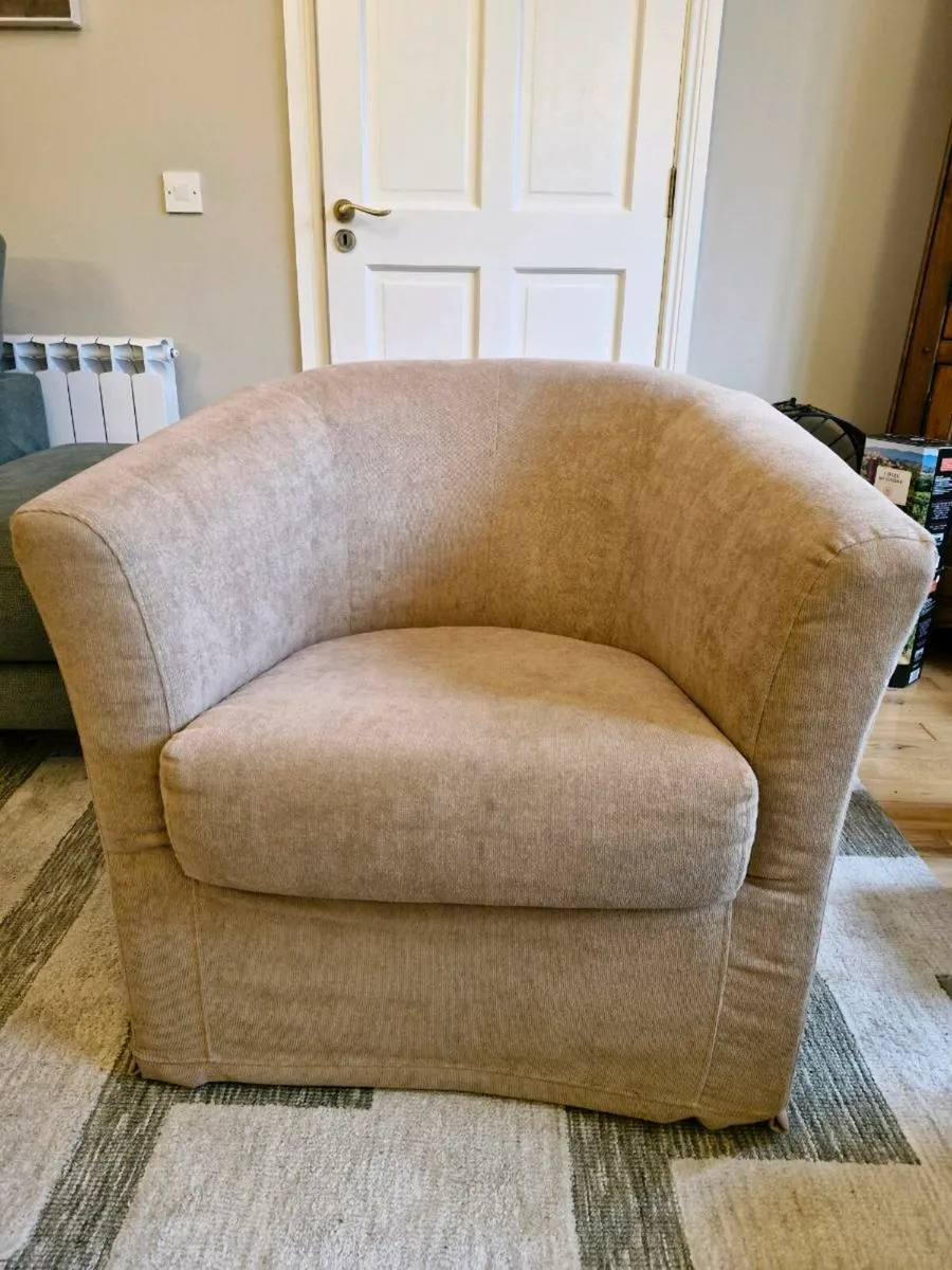 Swivelling tub chairs x 2 - Image 3